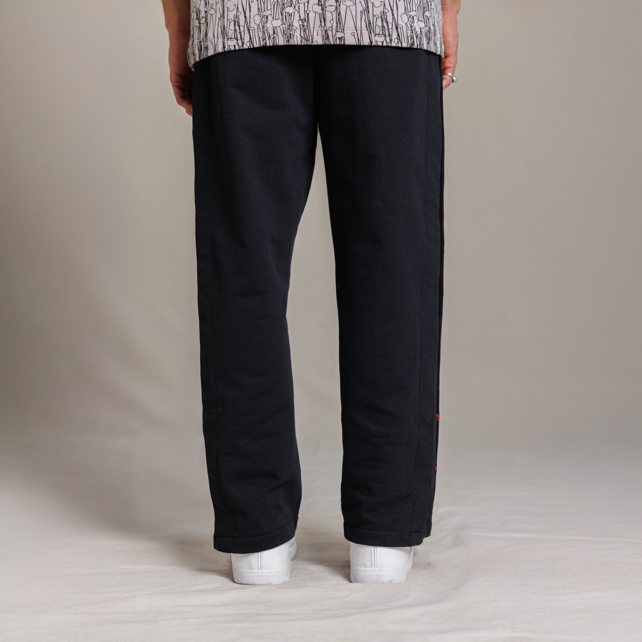 Shadow Fall - Black Loose fit Sweatpant